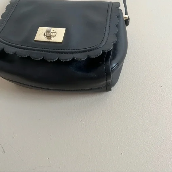 Kate Spade Black Scallop Leather Crossbody Bag - Picture 4 of 10